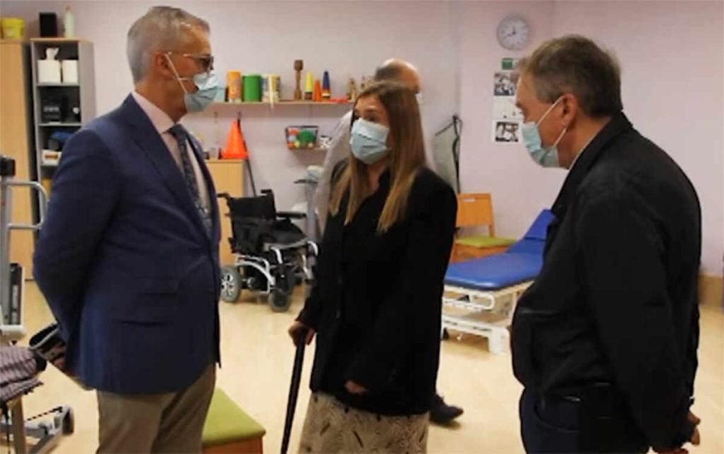 Visita Director de la Fundación Cajastur al CAI de COCEMFE Asturias