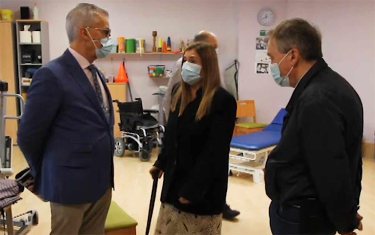 Visita Director de la Fundación Cajastur al CAI de COCEMFE Asturias